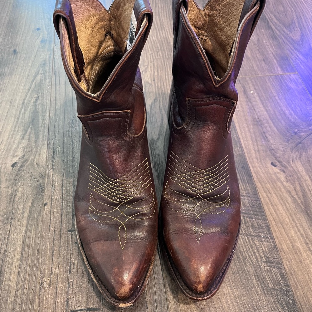 Frye Billy Short boots 9.5B